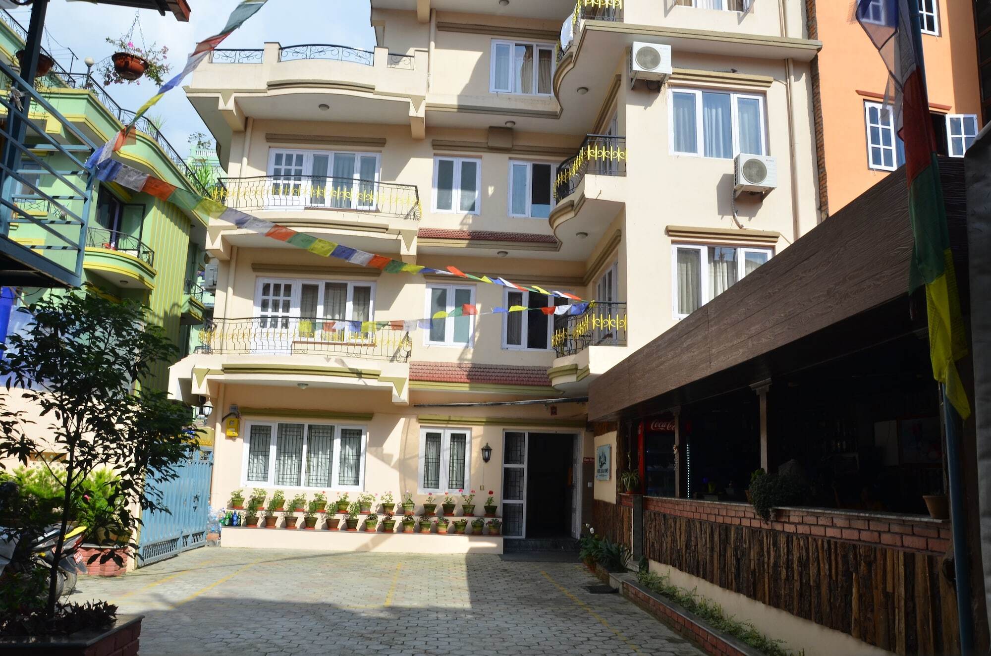 Oyo 720 Lekali Homes And Restaurant Katmandú Exterior foto